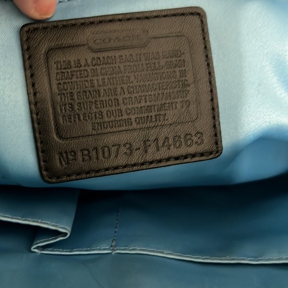 Coach Embossed C Patent Leather
Black Tote Bag Shoulder bag zip closure - Picture 9 of 16